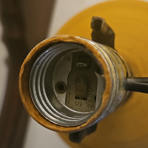 1940s Italy marked " handmade pottery lamp and Free- eyelet handcrafted shade - Picture 10 of 14